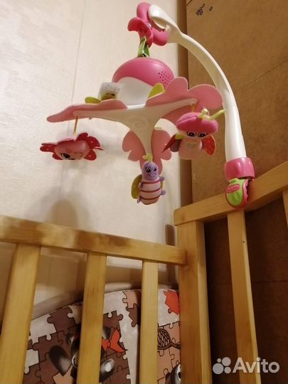 Карусель (мобиль) в детскую кроватку