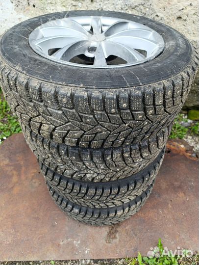 Dunlop SP Winter Ice 02 195/65 R15 95T
