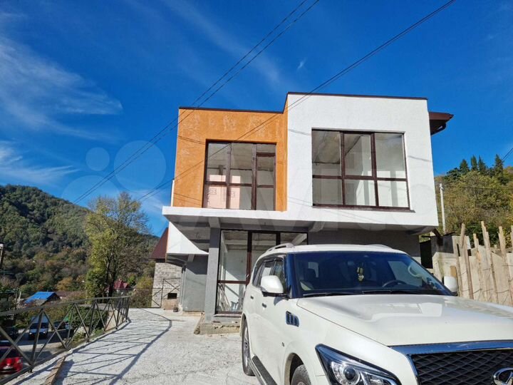 Дом 160 м² на участке 4 сот.