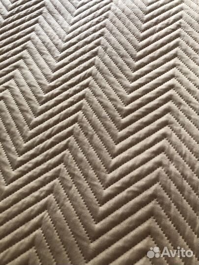 Пледы и покрывало