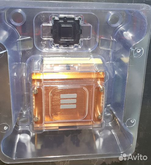 Intel Xeon 5140 с родным кулером