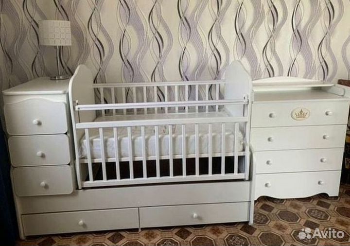 Детская кроватка 3 в 1 с комодом