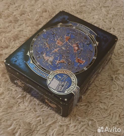 Шкатулка жестяная