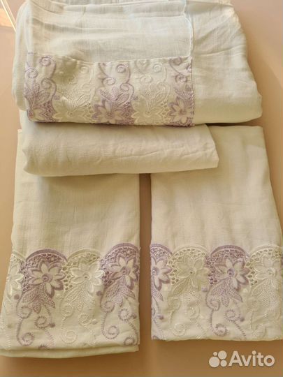 Комплект белого постельного белья 1.5