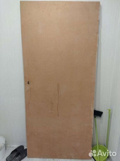 Дверь входная деревянная