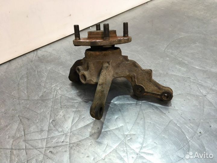 Кулак поворотный передний левый Nissan Almera N16