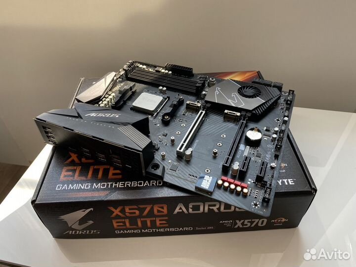 Матенинская плата am4 Gigabyte x570 Aorus Elite