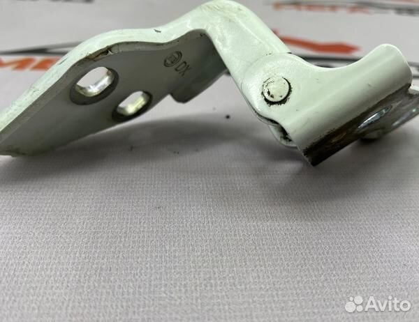 Петля двери передняя правая Peugeot Boxer