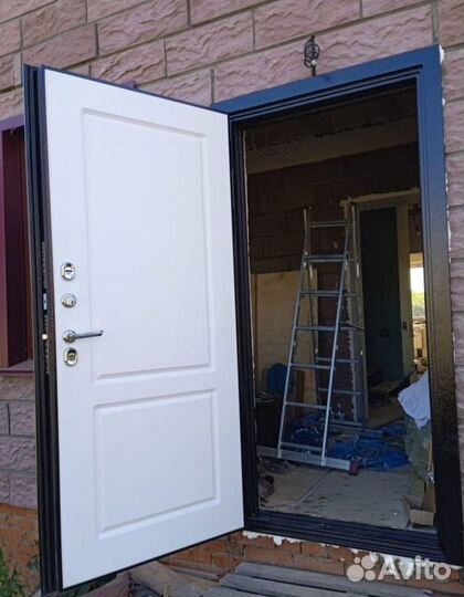 Дверь с терморазрывом в дом