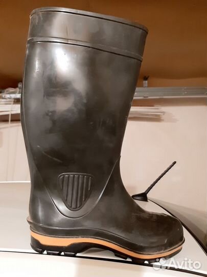 Резиновые сапоги
