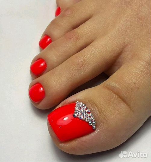 Маникюр,педикюр,оформление бровей