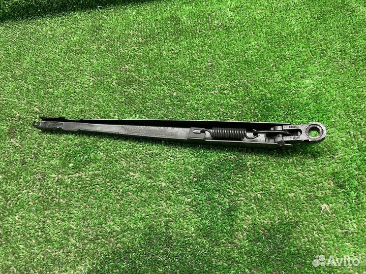 Поводок стеклоочистителя, задний Porsche Macan