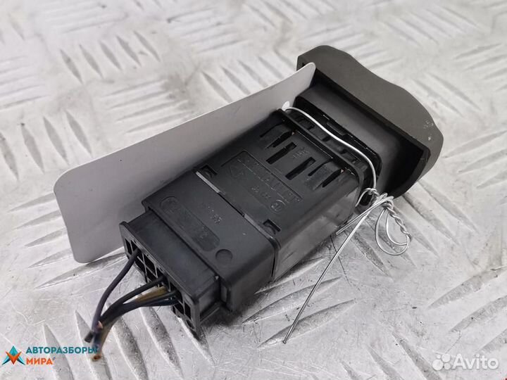 Кнопка аварийной сигнализации Renault Scenic рест