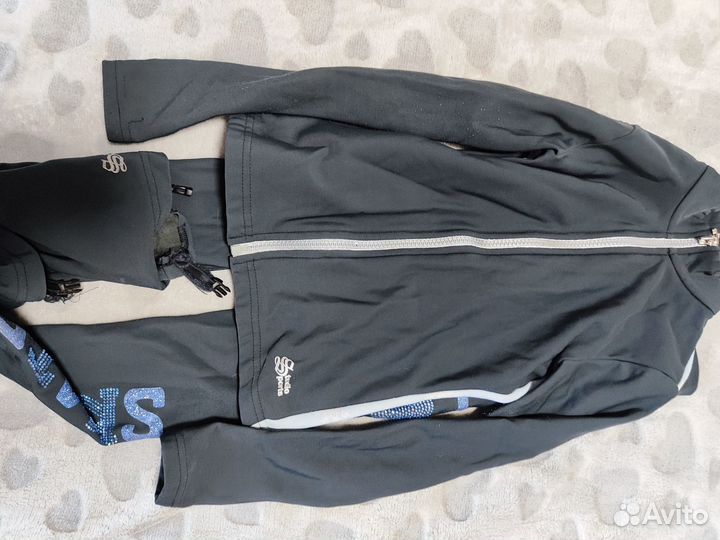 Продам спортивный костюм