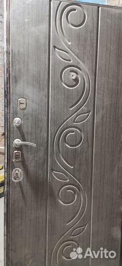 Дверь входная металлическая