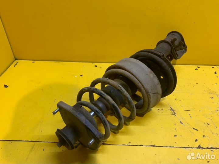 Стойка передняя правая Лада Калина 2004–2013