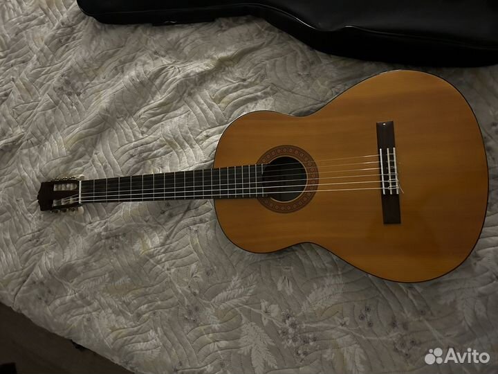 Классическая гитара yamaha c40