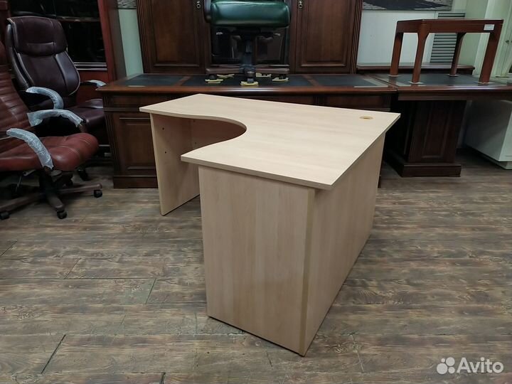 Стол угловой б/у 140х120х75 правый 04112пр-бсв