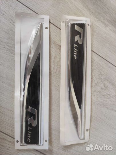 Логотип хром накладка крыла Jetta 7 R Line L+R