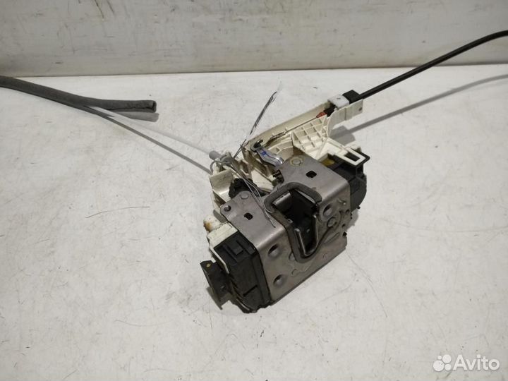 Замок двери передней левой Mercedes-Benz Sprinter