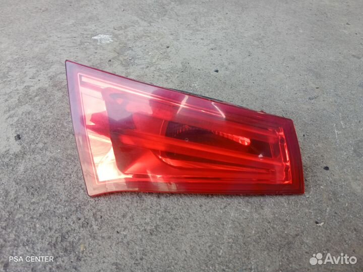 Фонарь крышки багажника левый Citroen C4 седан
