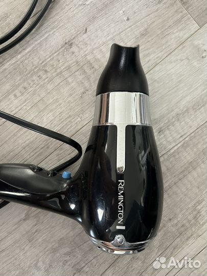 Фен, выпрямитель и расческа для выпрямления волос