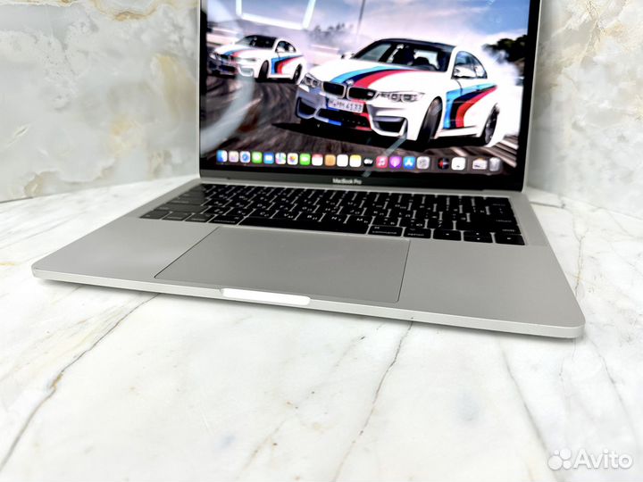 MacBook Pro 13 2017 Retina 8Gb Core i5 Новый Акб