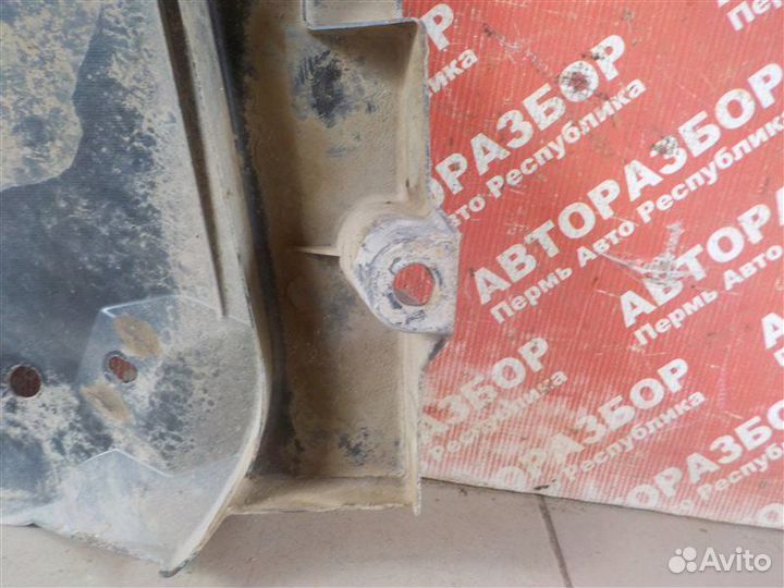 Пыльник бензобака левый Subaru Forester S12 SH