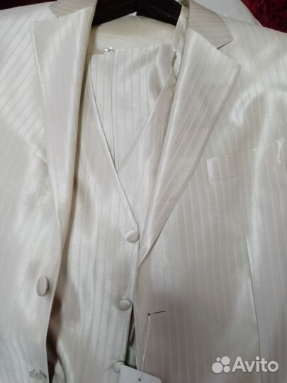 Мужской костюм, новый