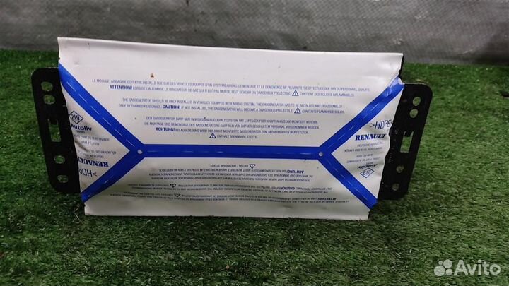 Подушка безопасности в торпедо Renault Megane 2
