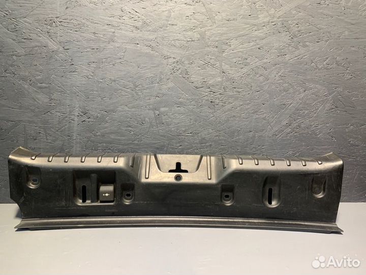 Обшивка багажника задняя Bmw 550Ix F10 N63 2010