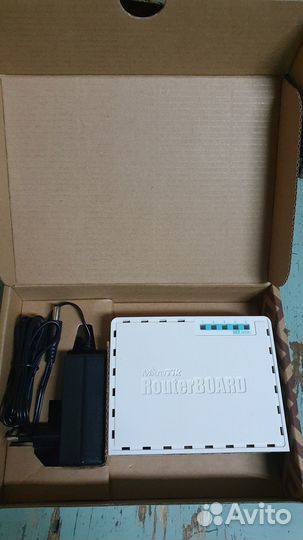 Роутер Mikrotik RB750Gr3