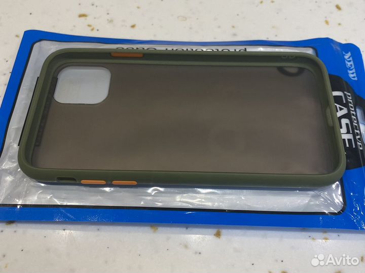 Чехол на iPhone 11