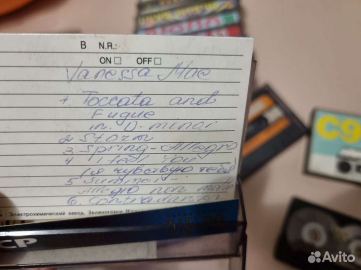 Аудиокассеты популярных исполнителей 90-х раритет