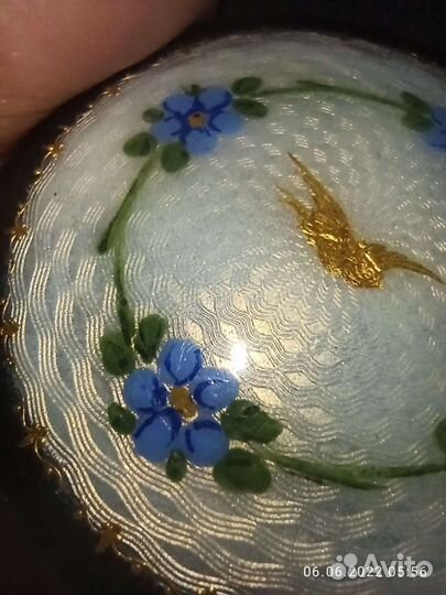 Раритет. Старинная брошь с гильошированной эмалью