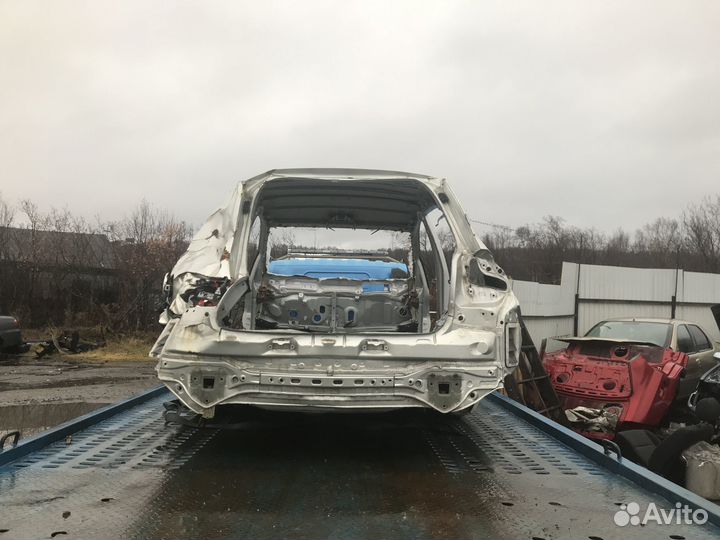 Кузов по частям Toyota Auris E150 2008 года