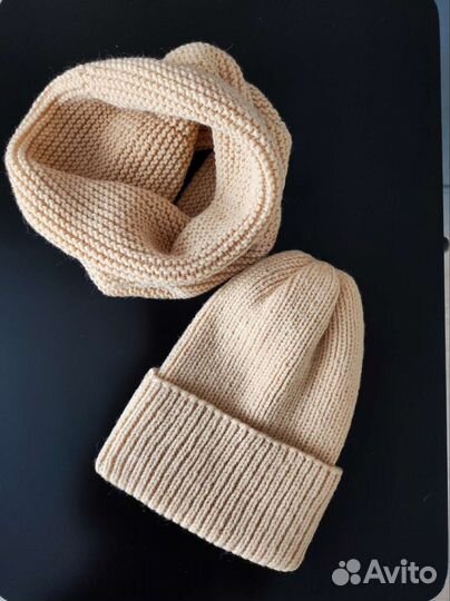 Новый вязаный комплект шапка и снуд