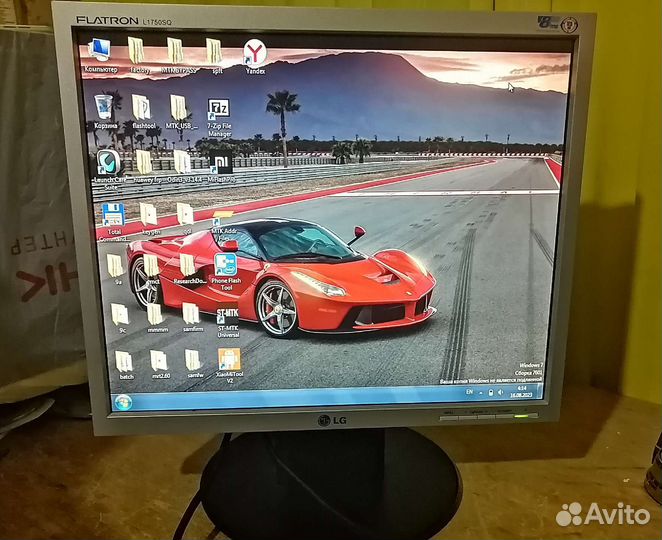 Монитор LG Flatron L1750SQ