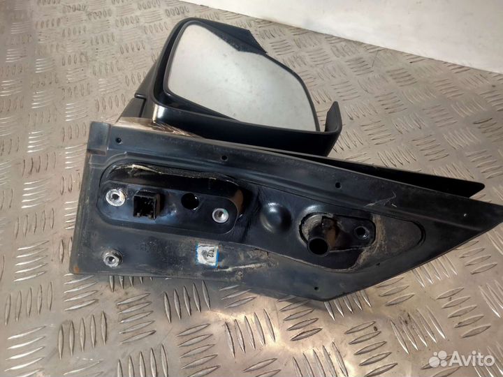 Зеркало левое Хендай H-1 Старекс