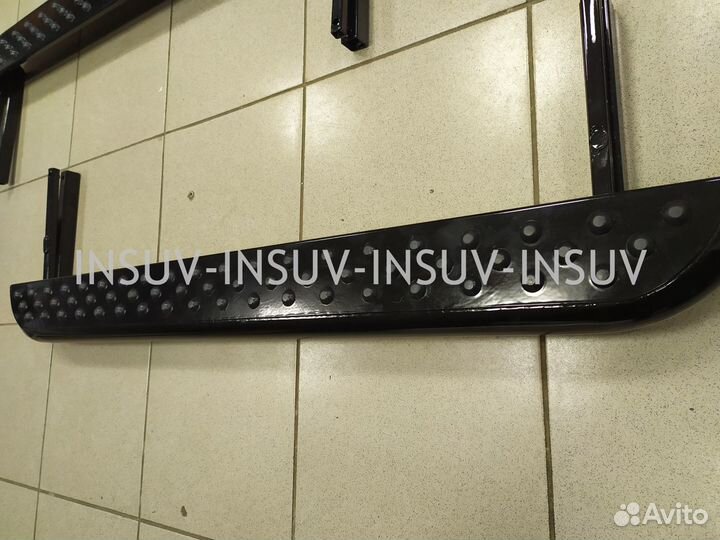 Пороги с метал листом и резинками Нива