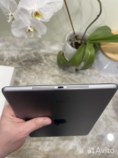 Планшет Apple iPad Air, 32 гб, Wi-Fi + Cellular