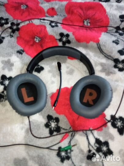 Наушники jbl quantum 100