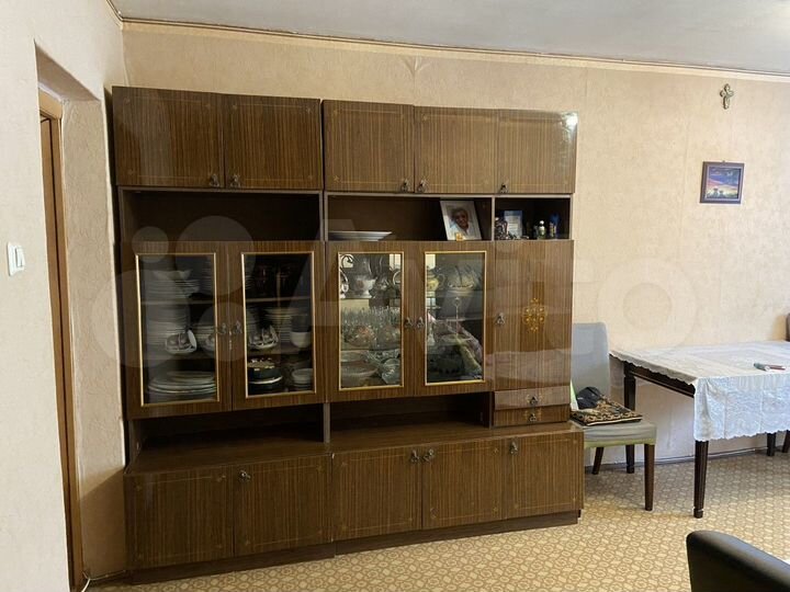 Доля в 3-к. квартире, 58,4 м², 1/5 эт.