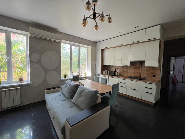 3-к. квартира, 86 м², 1/3 эт.
