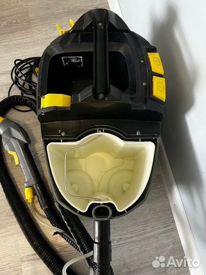 Профессиональный моющий пылесос karcher puzzi 8 1