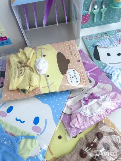 Игрушка с одеждой и гардеробом санрио почакко