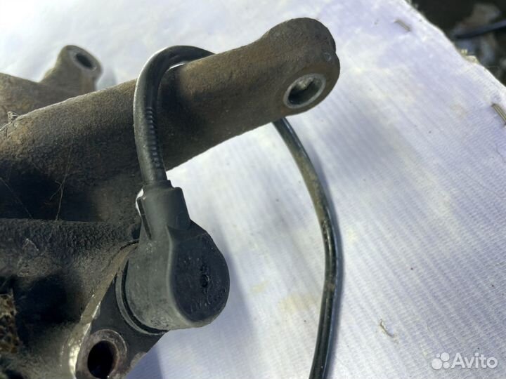 Кулак + ступица + датчик ABS Nissan Wingroad Y11