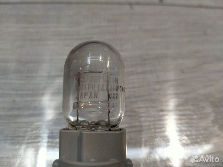 Патрон лампы Toyota Mark Ii JZX100 1jzge 1998.11