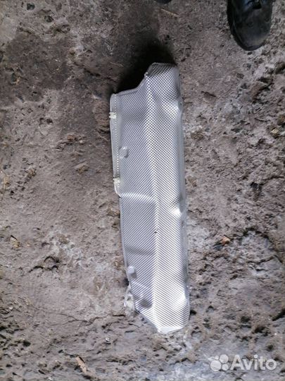 Тепловой экран глушителя задний BMW 6 G32 2018