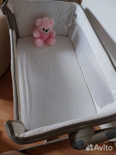 Приставная кроватка chicco next2me